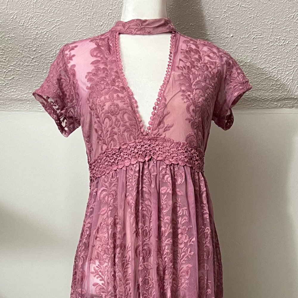 NWT Pink Lace Maxi Dress - Open Back - Size Large - Olivaceous